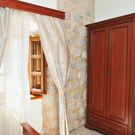 Lady Of The Rocks Apartments Perast Exterior foto