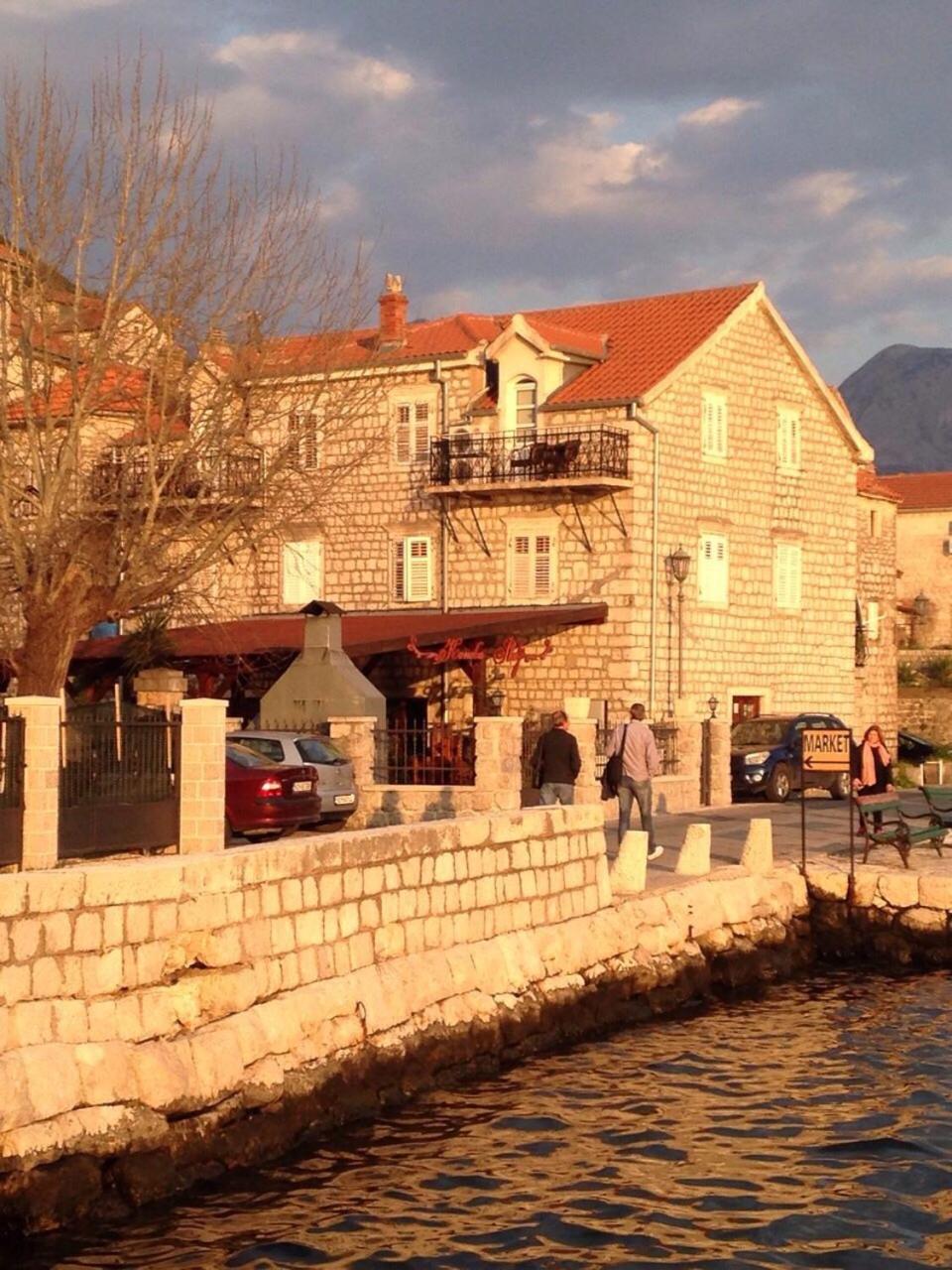 Lady Of The Rocks Apartments Perast Exterior foto