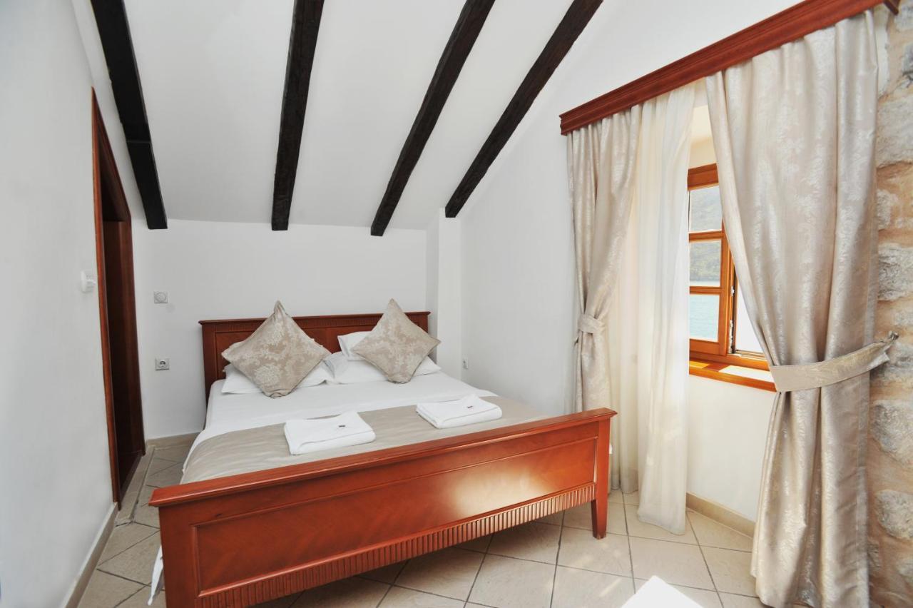 Lady Of The Rocks Apartments Perast Exterior foto