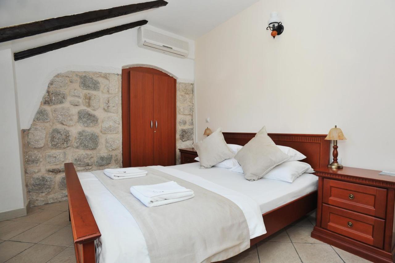 Lady Of The Rocks Apartments Perast Exterior foto
