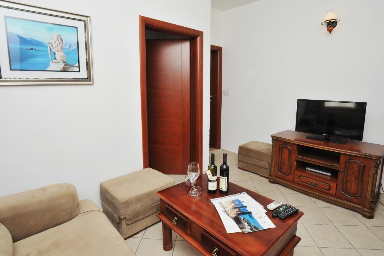 Lady Of The Rocks Apartments Perast Exterior foto